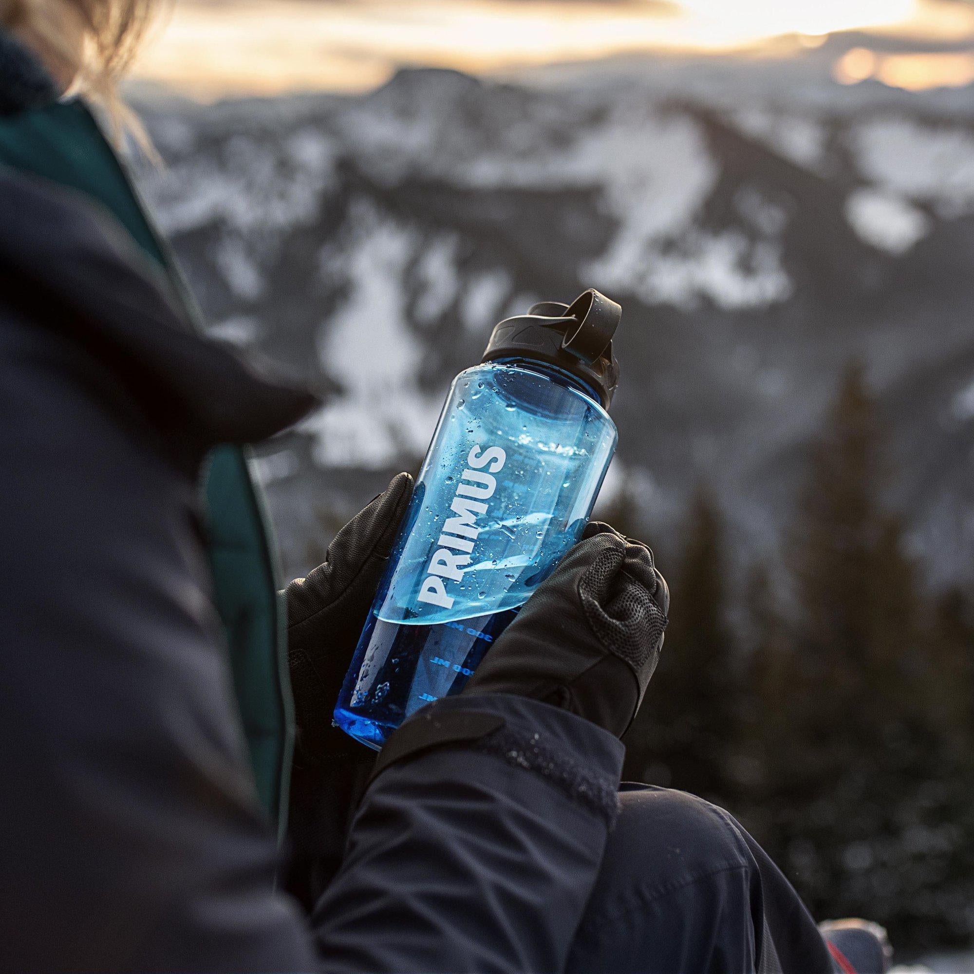 P740110_trailbottle-tritan_helge_röske_2021-04-lifestyleImages