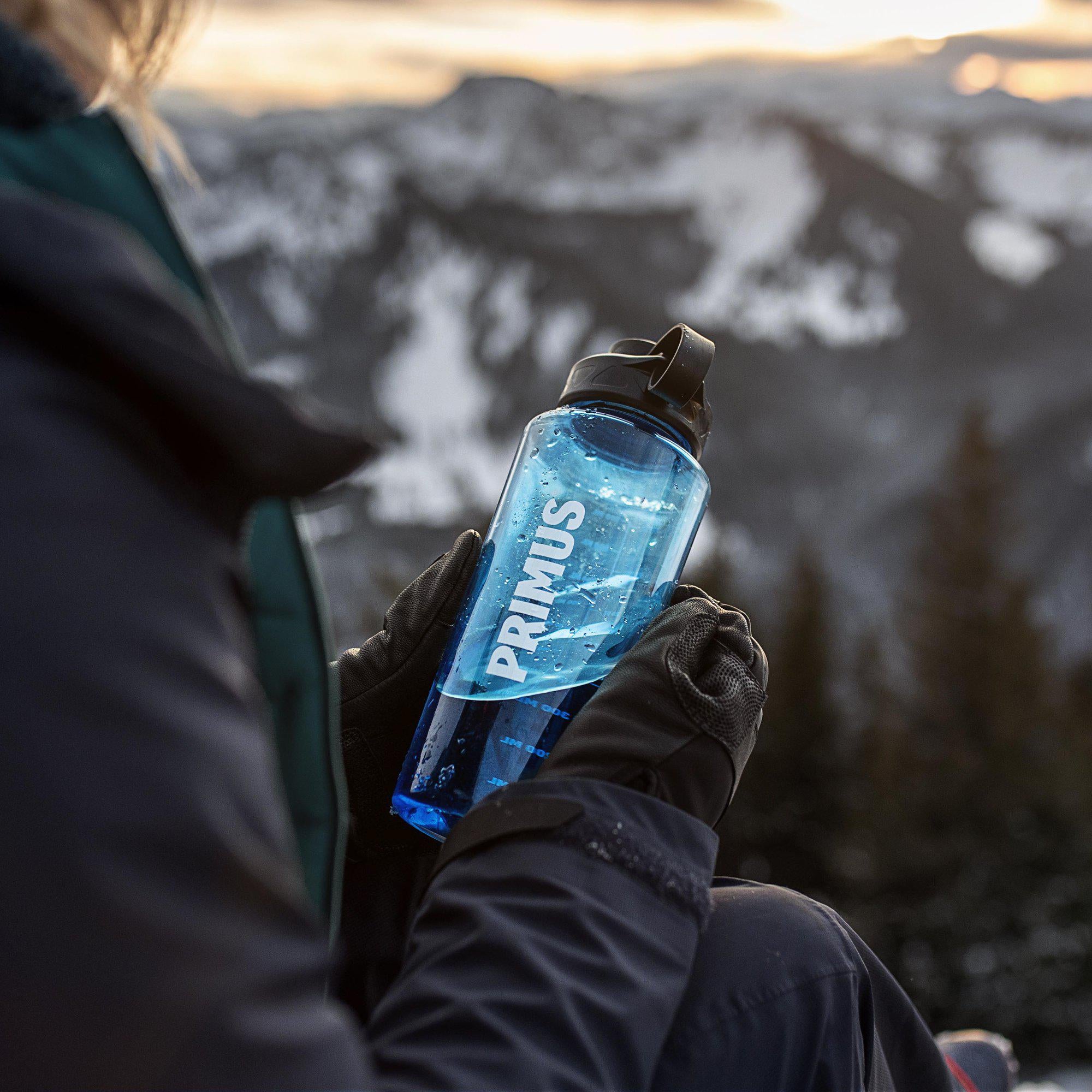 P740130_trailbottle-tritan_helge_röske_2021-04-lifestyleImages