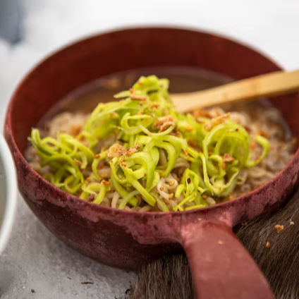 Ramen with leeks and fried onions