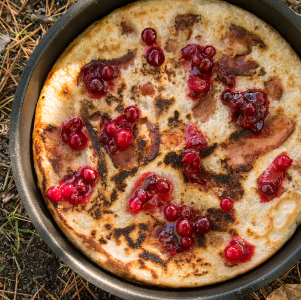 Kolbulle With Mashed Cranberries