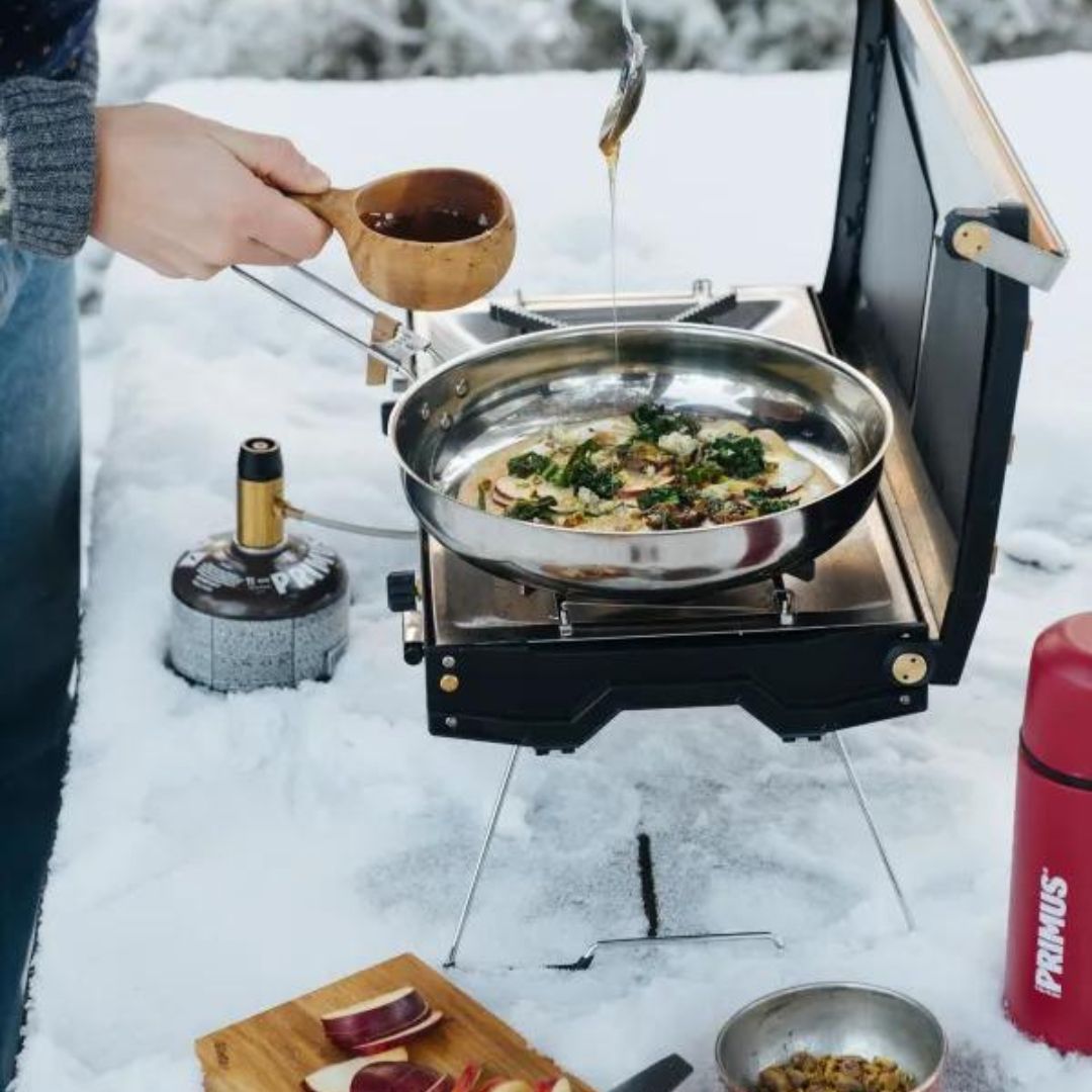 Camping pizza with kale