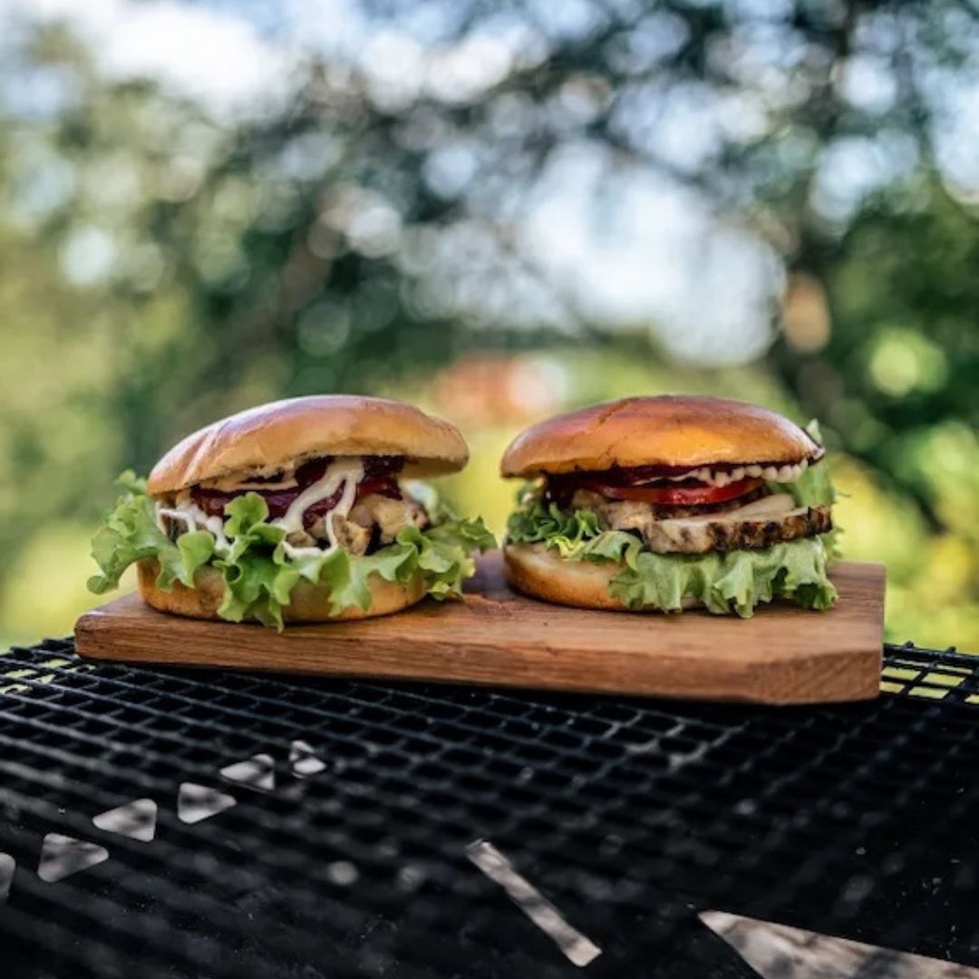 Grilled halloumi burgers