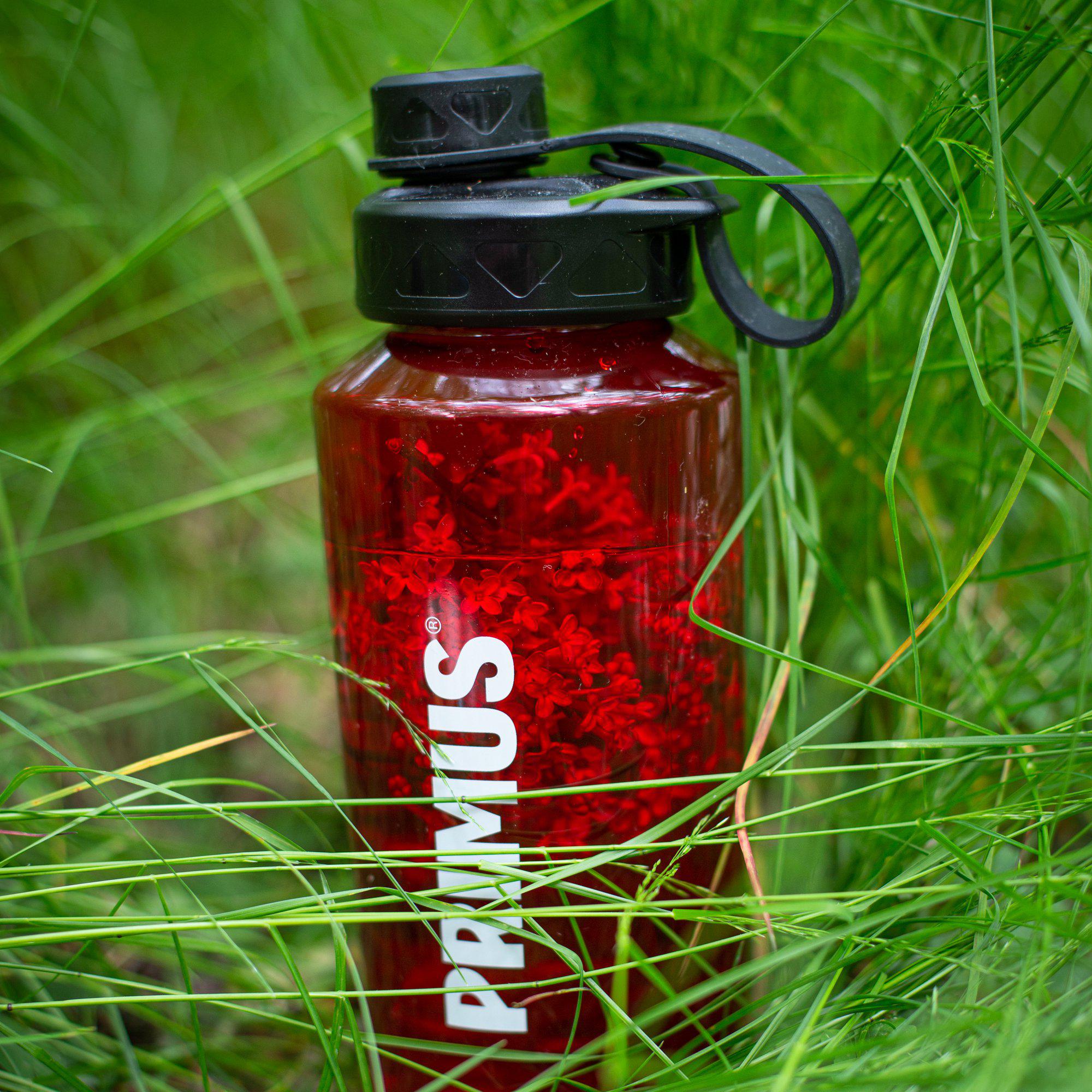 P740125_trailbottle-tritan_stina-hjelm_2020-02-lifestyleImages