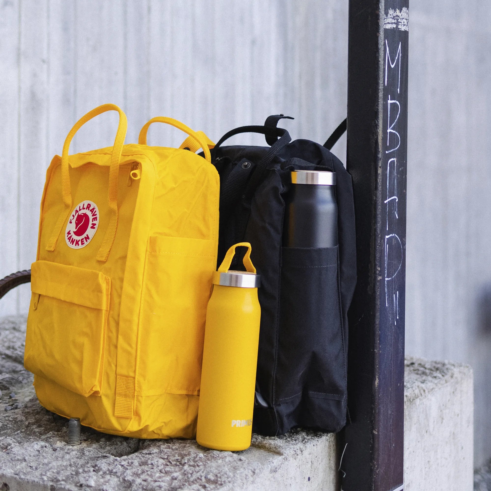 P742050_klunken-vacuum-bottle-0.5-black_isabelle-edsmyr_2021-13